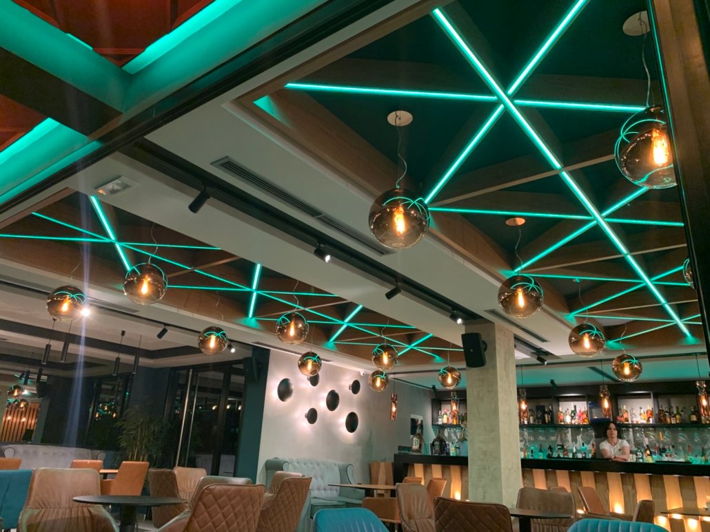 Hotel Tomorri