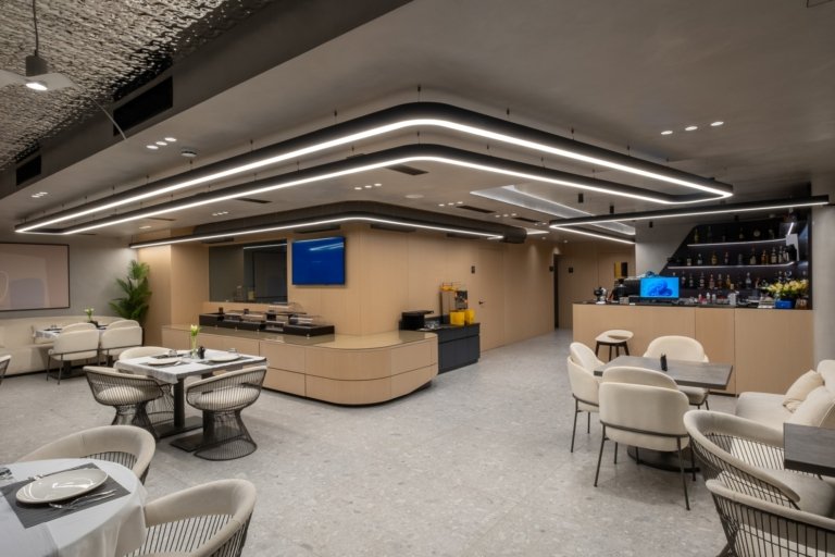 Yacht Premium Hotel &mdash; Vitalux